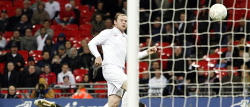 Wayne Rooney scores against Slovakia